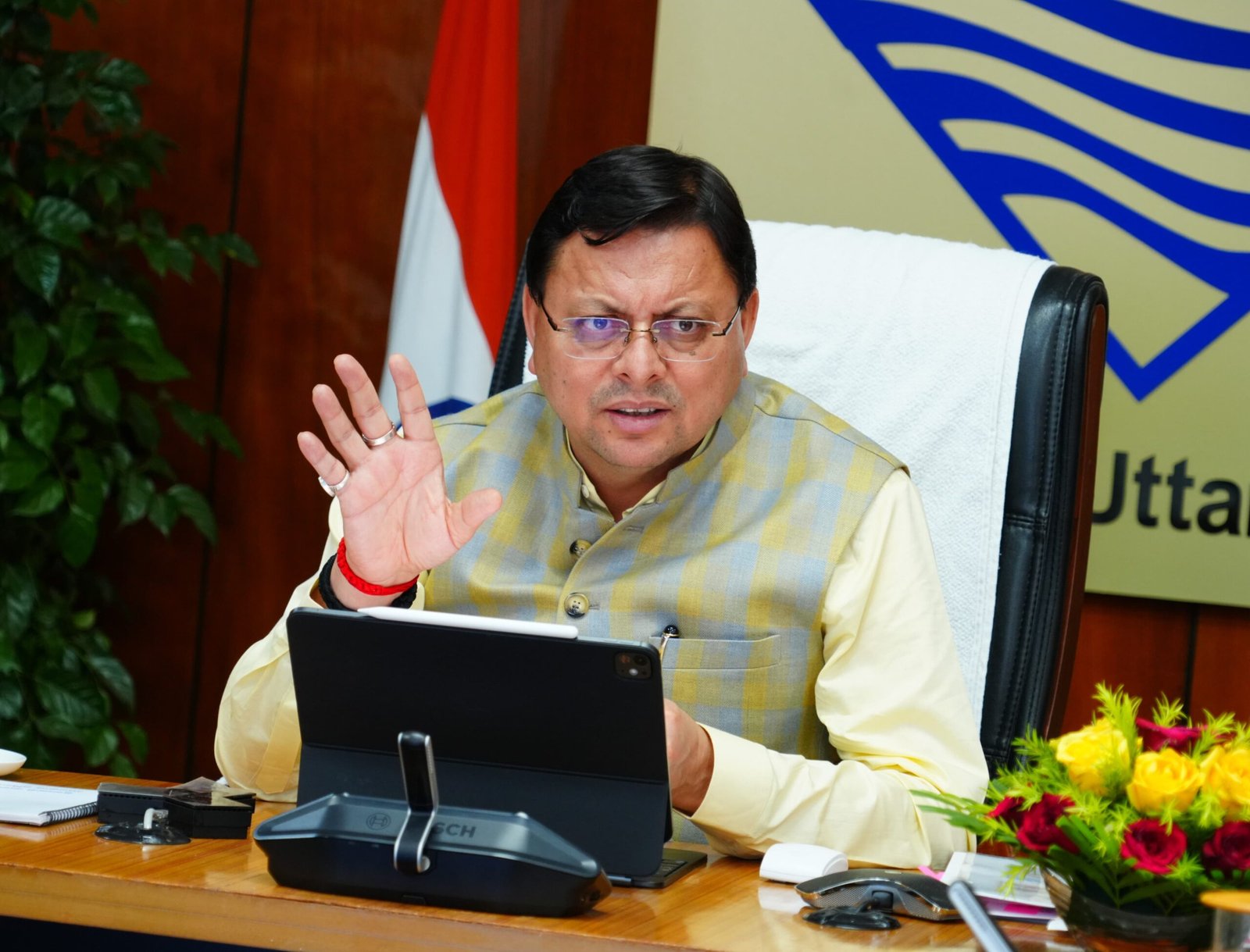 मुख्यमंत्री ने सारकोट की नव निर्वाचित युवा प्रधान प्रियंका को दी बधाई