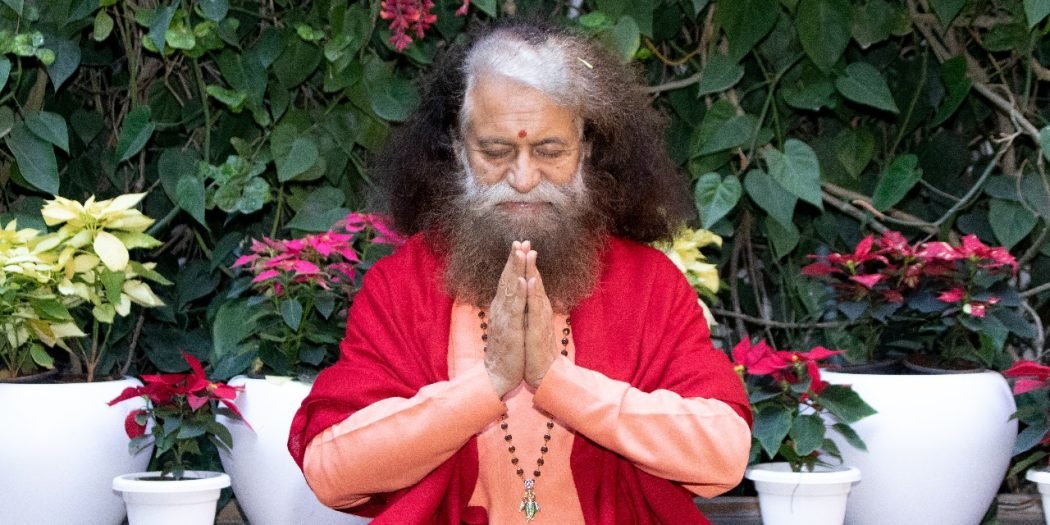 राधाकृष्णन जी का व्यक्ति हिमालय की तरह ऊंचा और आदर्श से ओतप्रोत है