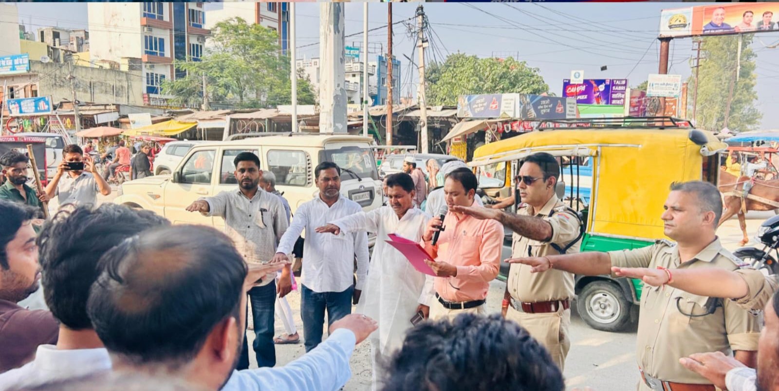 एक दिन, एक घंटा, एक साथ स्वच्छता अभियान कार्यक्रम का आयोजन नगर पंचायत पिरान कलियर की ओर से किया गया