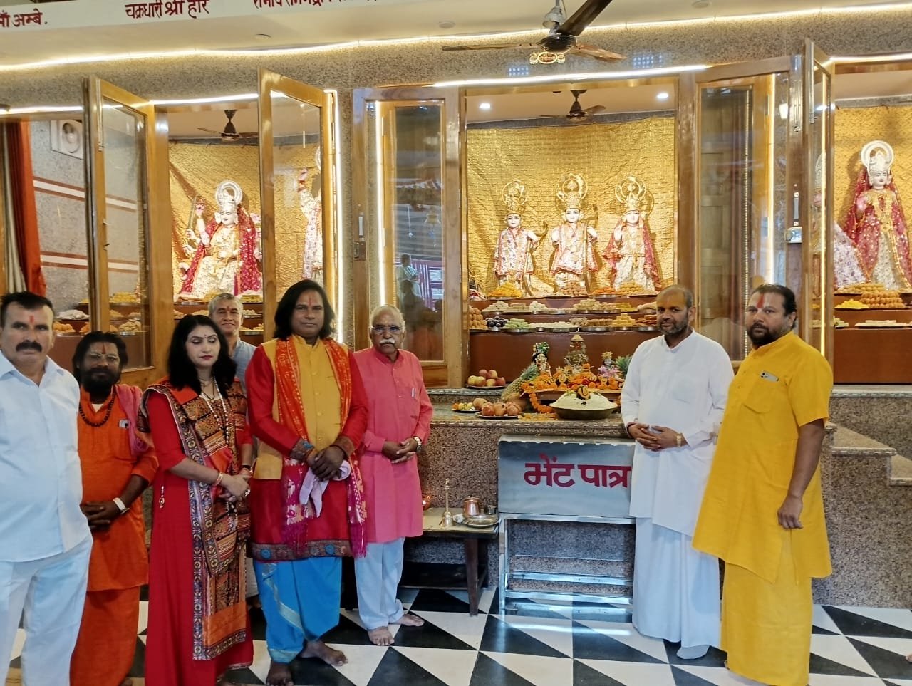 श्री महन्त 1008 किशन दास महारज के पावन सानिध्य में अन्नकूट महोत्सव बड़े धूमधाम के साथ मनाया गया