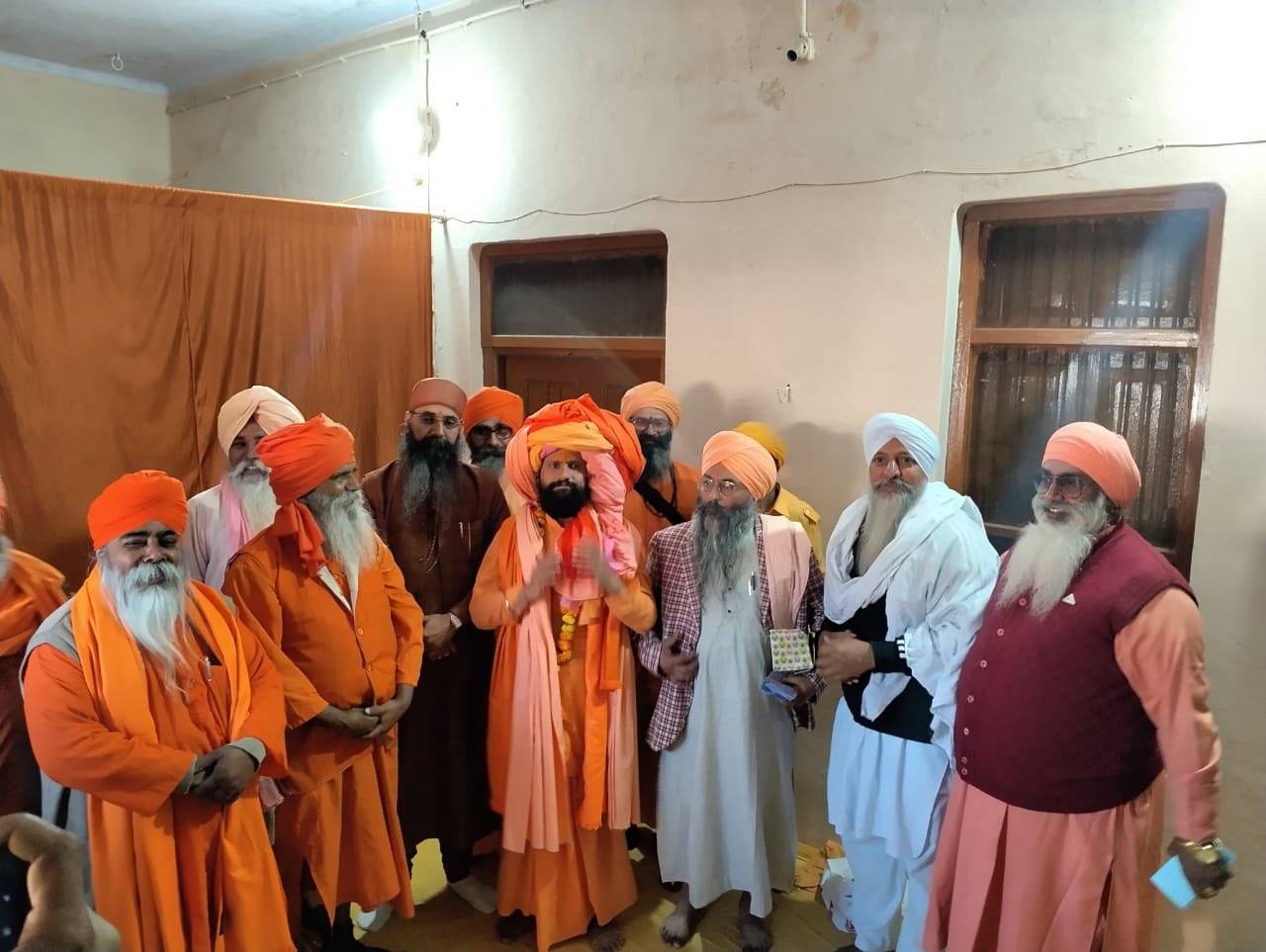 शास्त्री निवास के उत्तराधिकारी के रूप में स्वामीश्री इंद्रजीत सिंह का श्री महंत पद पर पट्टाभिषेक