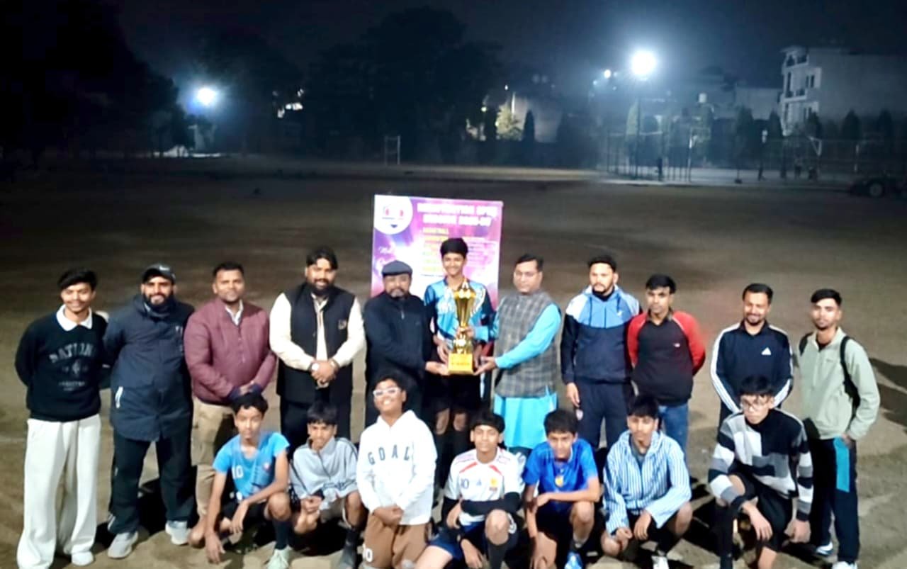 अचीवर्स होम पब्लिक स्कूल हरिद्वार की अचीवर्स स्पोर्ट्स एकेडमी ने 04 दिसंबर से अचीवर्स होम पब्लिक स्कूल के स्पोर्ट्स ग्राउंड में इंटर एकेडमी फुटबॉल टूर्नामेंट का आयोजन किया