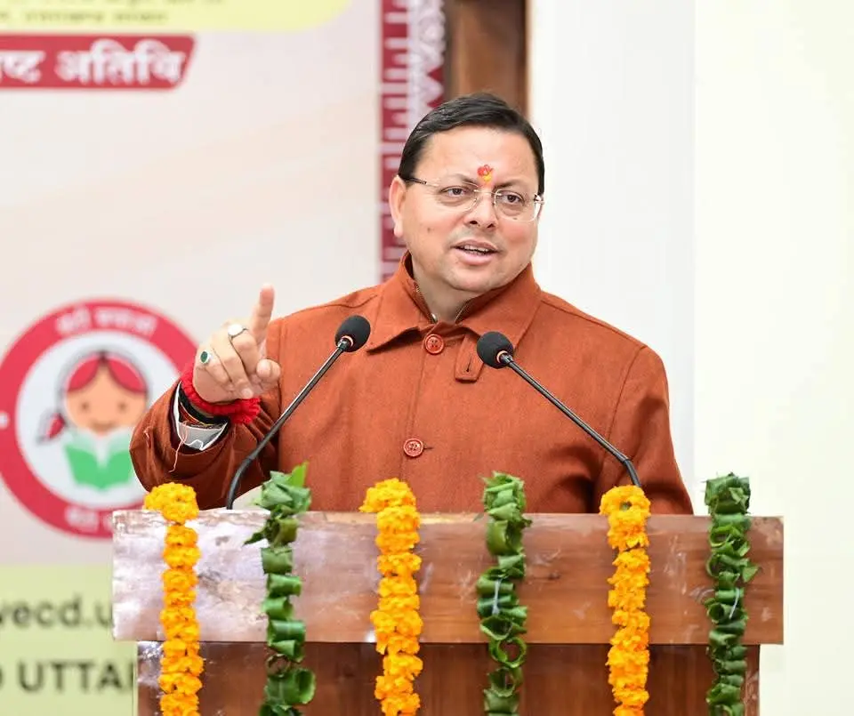 मुख्यमंत्री श्री पुष्कर सिंह धामी ने मुख्य सेवक सदन, मुख्यमंत्री आवास देहरादून में महिला सशक्तिकरण एवं बाल विकास विभाग के अंतर्गत संचालित मुख्यमंत्री एकल महिला स्वरोजगार योजना का विधिवत शुभारंभ किया