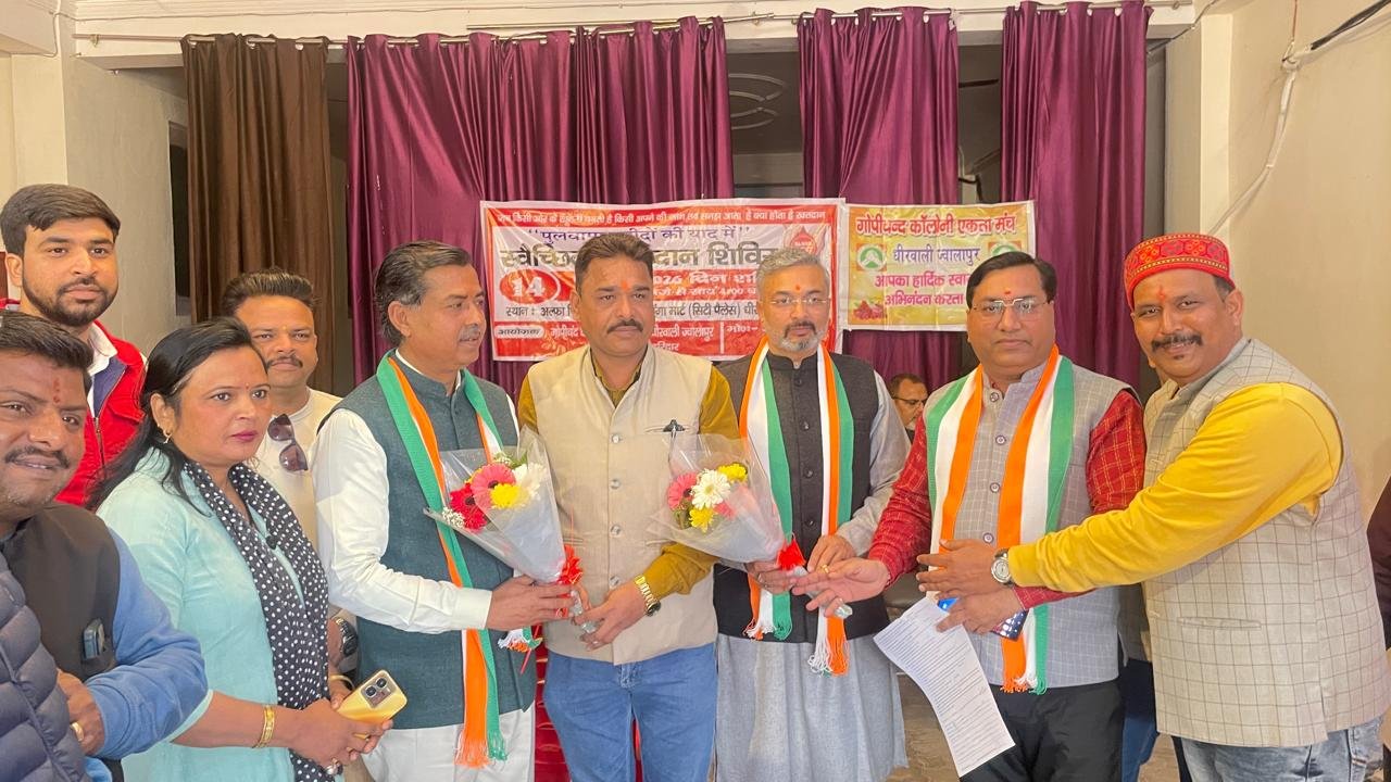 जम्मू-कश्मीर के पुलवामा में आतंकवादी द्वारा हमले में शहीद हुए सैनिकों की याद में आज गोपीचंद कालोनी हरिद्वार के द्वारा स्वैच्छिक रक्तदान शिविर आयोजित किया गया