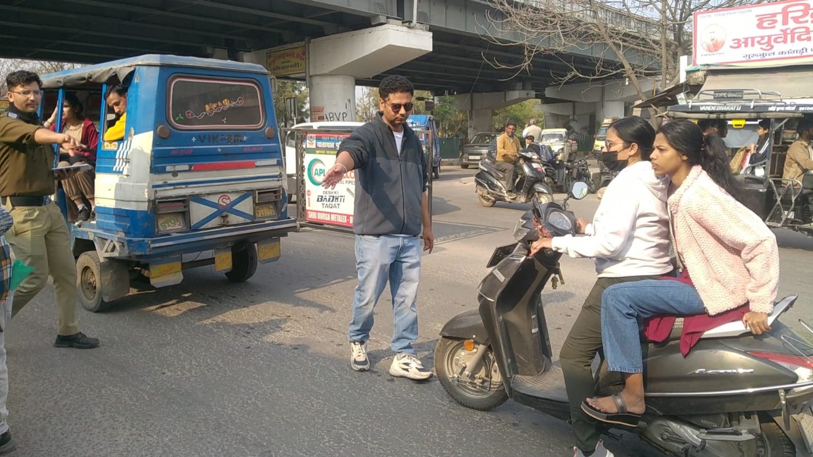 जिलाधिकारी मयूर दीक्षित के निर्देशन में परिवहन विभाग ने चलाया विशेष प्रवर्तन अभियान