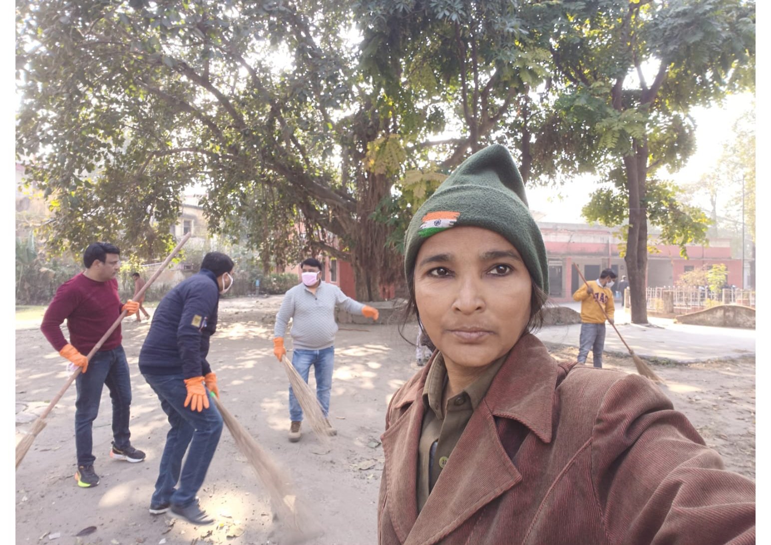 हरिद्वार जिला सूचना कार्यालय जिला के तत्वाधान में जिला अधिकारी के निर्देश पर स्वच्छता अभियान चलाया गया