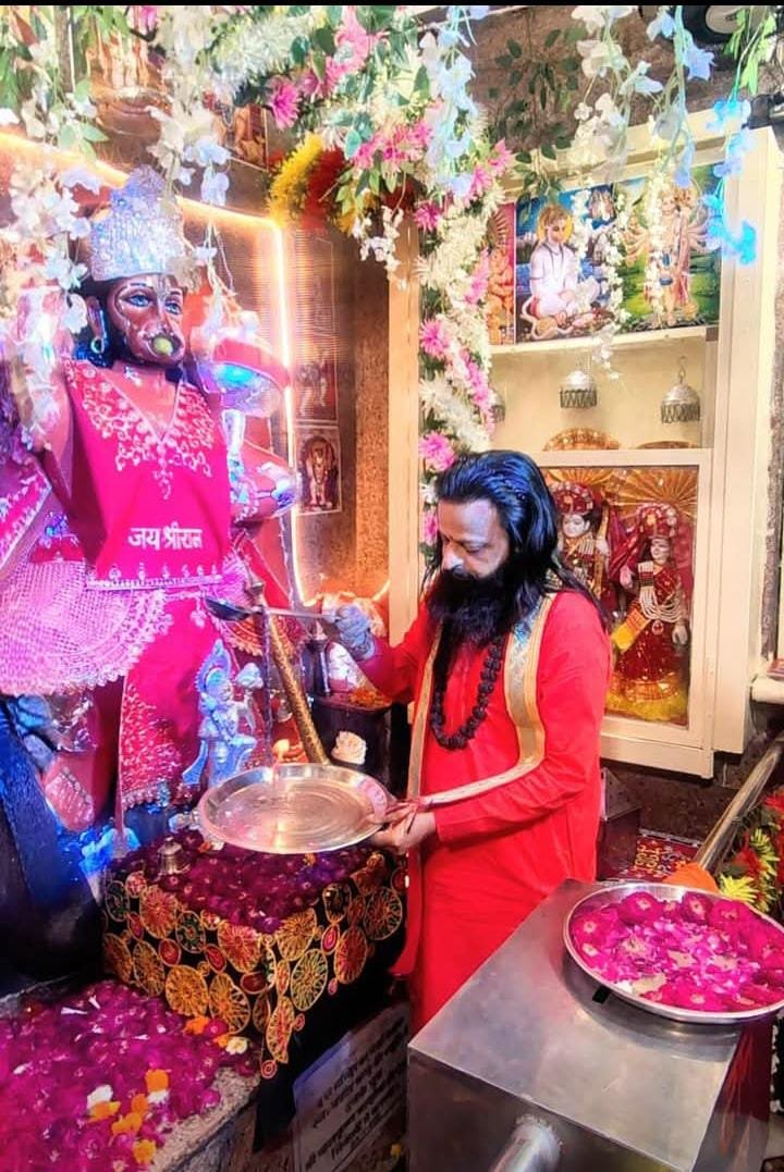 भक्तों की सूक्ष्म आराधना से ही प्रसन्न हो जाते हैं बजरंगबली हनुमान : श्री महंत रवींद्र पुरी