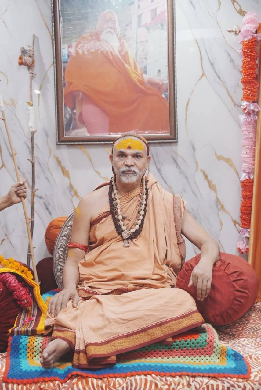 हरिद्वार पहुंचने पर ज्योतिर्य मठ के शंकराचार्य स्वामी अवीमुक्तेश्वरआनंद सरस्वती जी महाराज जी का भव्य दिव्य स्वागत किया