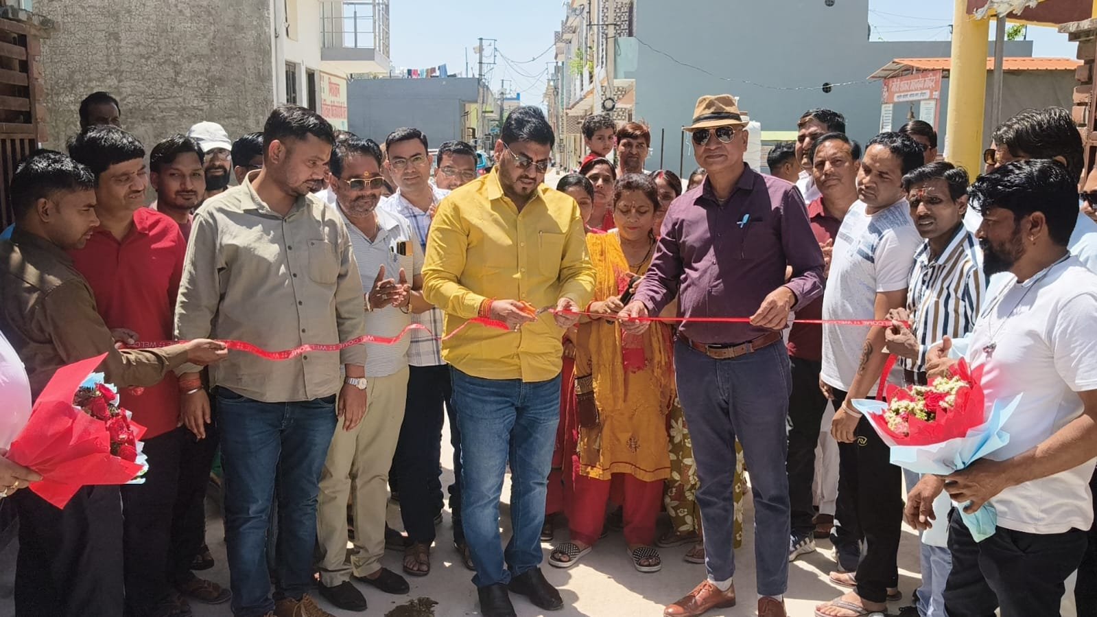 नगर पालिका अध्यक्ष राजीव शर्मा द्वारा नवोदय नगर, वार्ड संख्या 13 के अंतर्गत विभिन्न महत्वपूर्ण सड़कों का विधिवत लोकार्पण किया गया