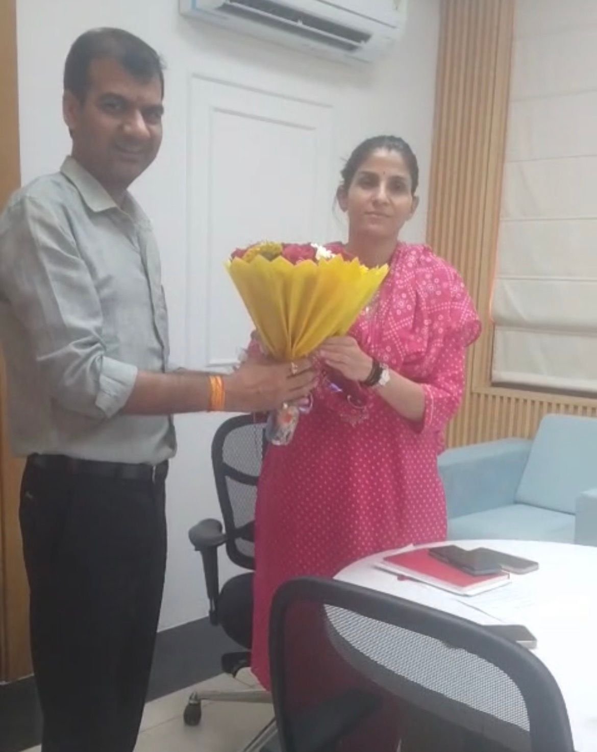 राष्ट्रीय व्यापार मंडल के प्रदेश अध्यक्ष संजीव चौधरी ने कुंभ मेला अधिकारी आदरणीय सोनिका सिंह जी से भेट की