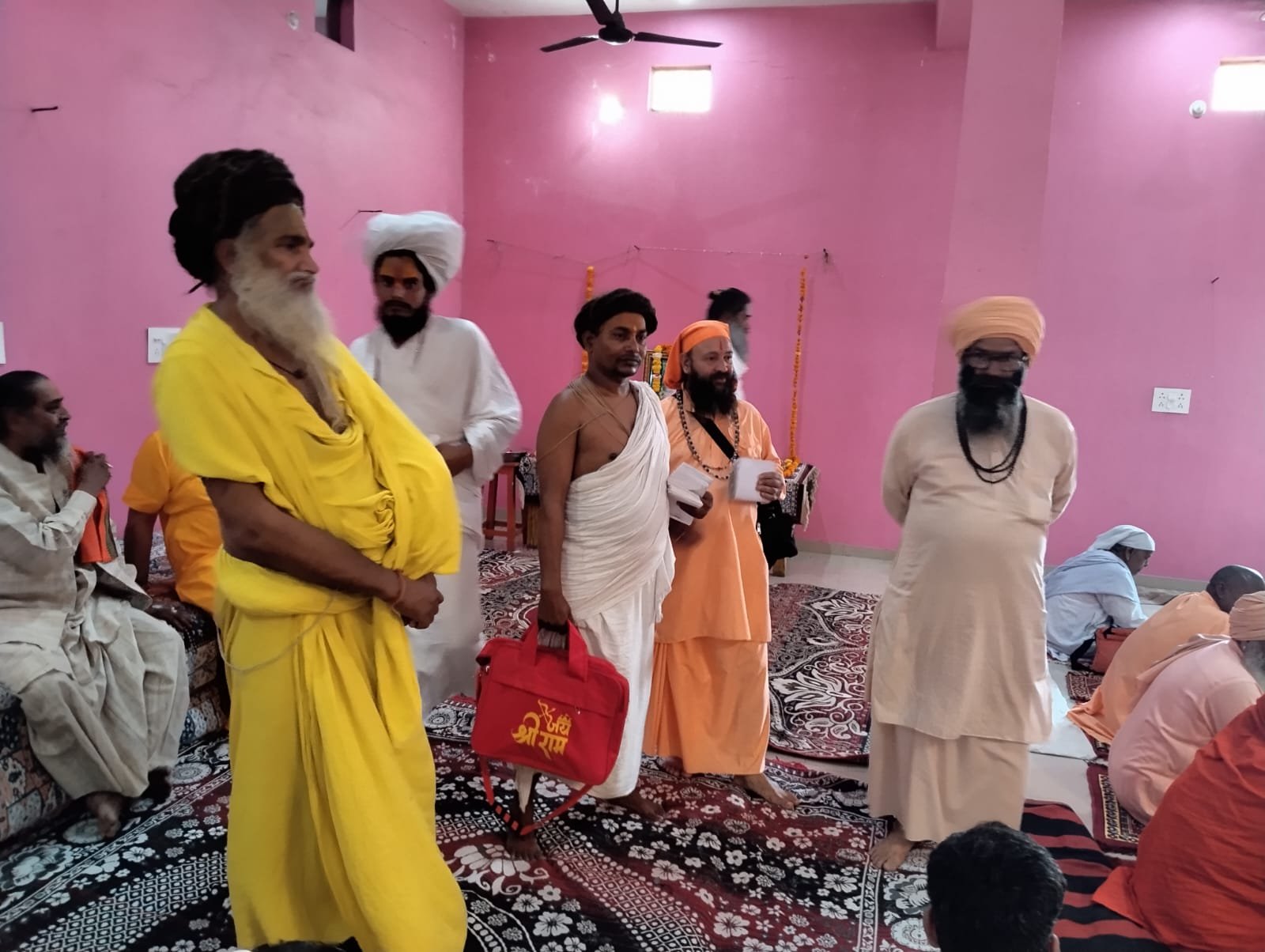 लोहा लंगड़ी आश्रम में परम पूज्य श्री श्री 108 महंत ब्रिजमोहन दास जी महाराज के साकेतवास के उपरांत उनकी 17वीं के पावन अवसर पर एक विशाल श्रद्धांजलि सभा एवं भंडारे का भव्य आयोजन