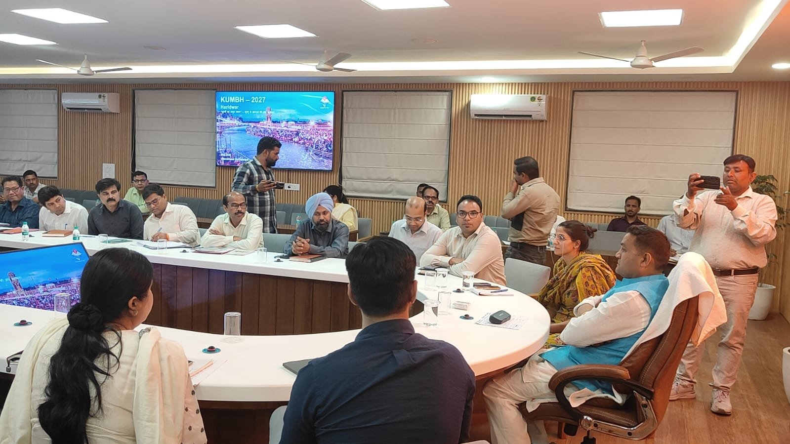 कुंभ मेला 2027 को हरिद्वार में दिव्य एवं भव्य रूप में आयोजित करने के लिए तैयारियों को तेज कर दिया है