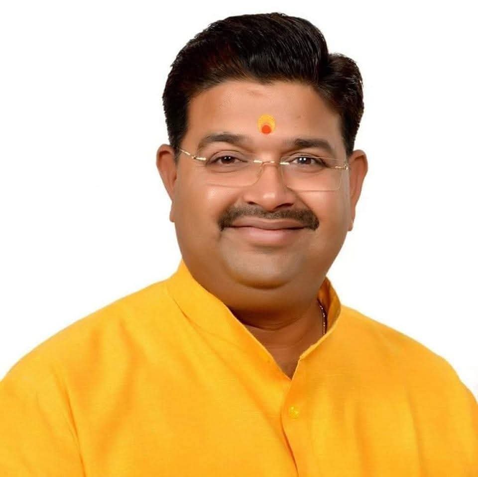 भाजपा के प्रदेश सह मीडिया प्रभारी विकास तिवारी ने प्रेस को जारी बयान में कहा कि लगातार जनता द्वारा नकारे जाने के बाद राजनैतिक हताशा में कांग्रेस पार्टी साजिशें रचने में जुटी हुई है