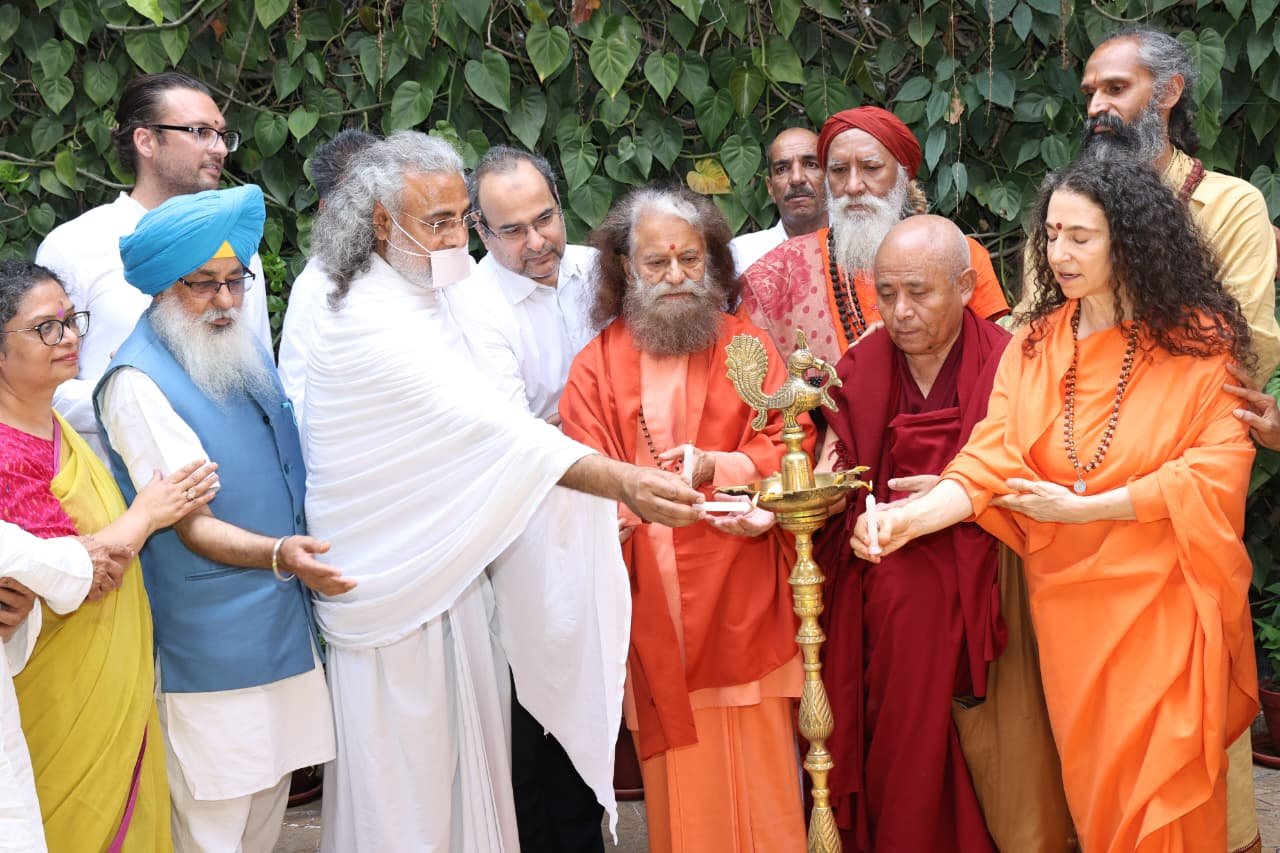 परमार्थ निकेतन में बहुधार्मिक एक्शन कोऑर्डिनेशन कमेटी की अनुवर्ती बैठक का आयोजन