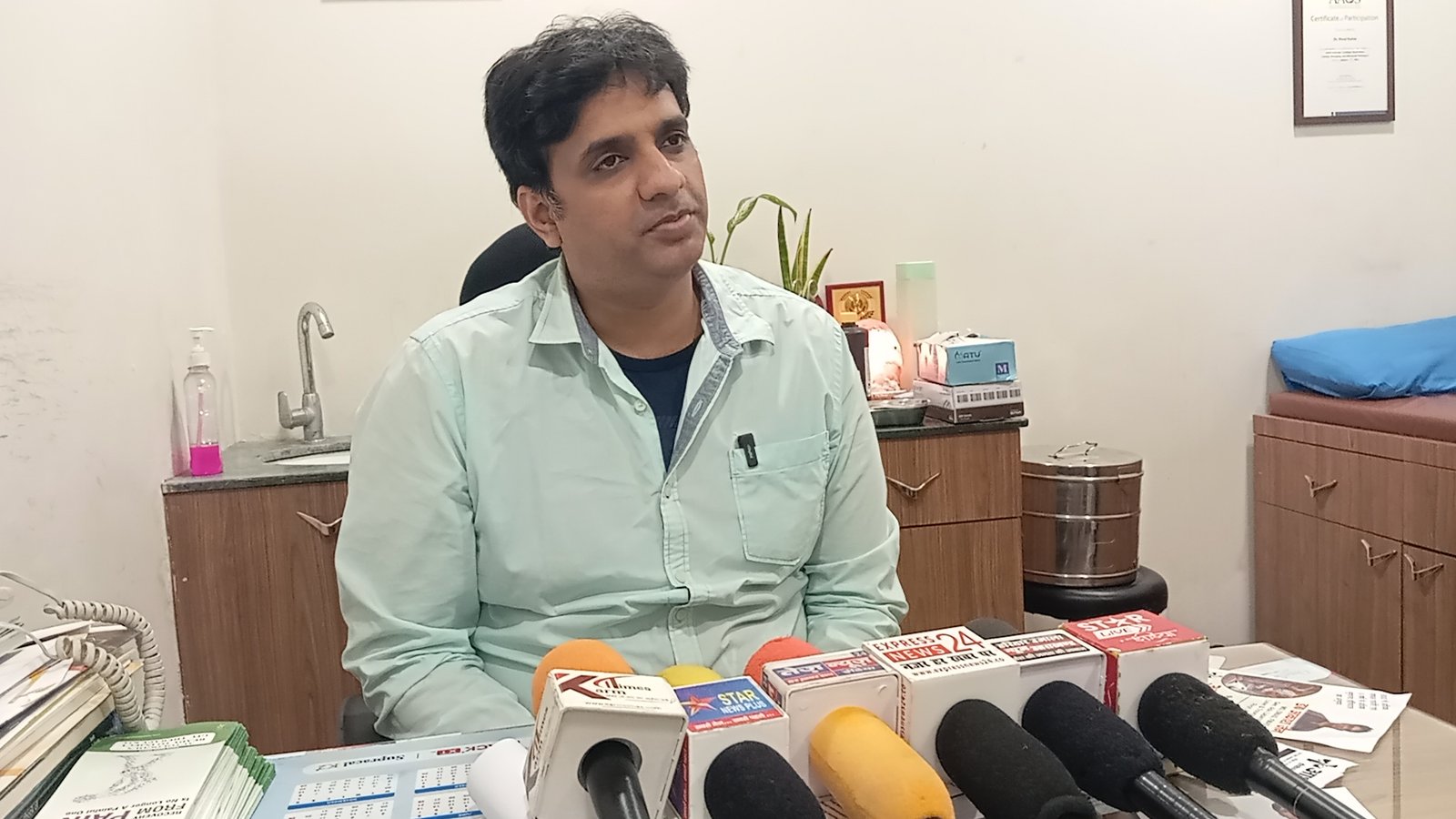 रानीपुर मोड़ स्थित आशीर्वाद हेल्थ केयर एंड फर्टिलिटी सेंटर में निशुल्क परामर्श शिविर आयोजित