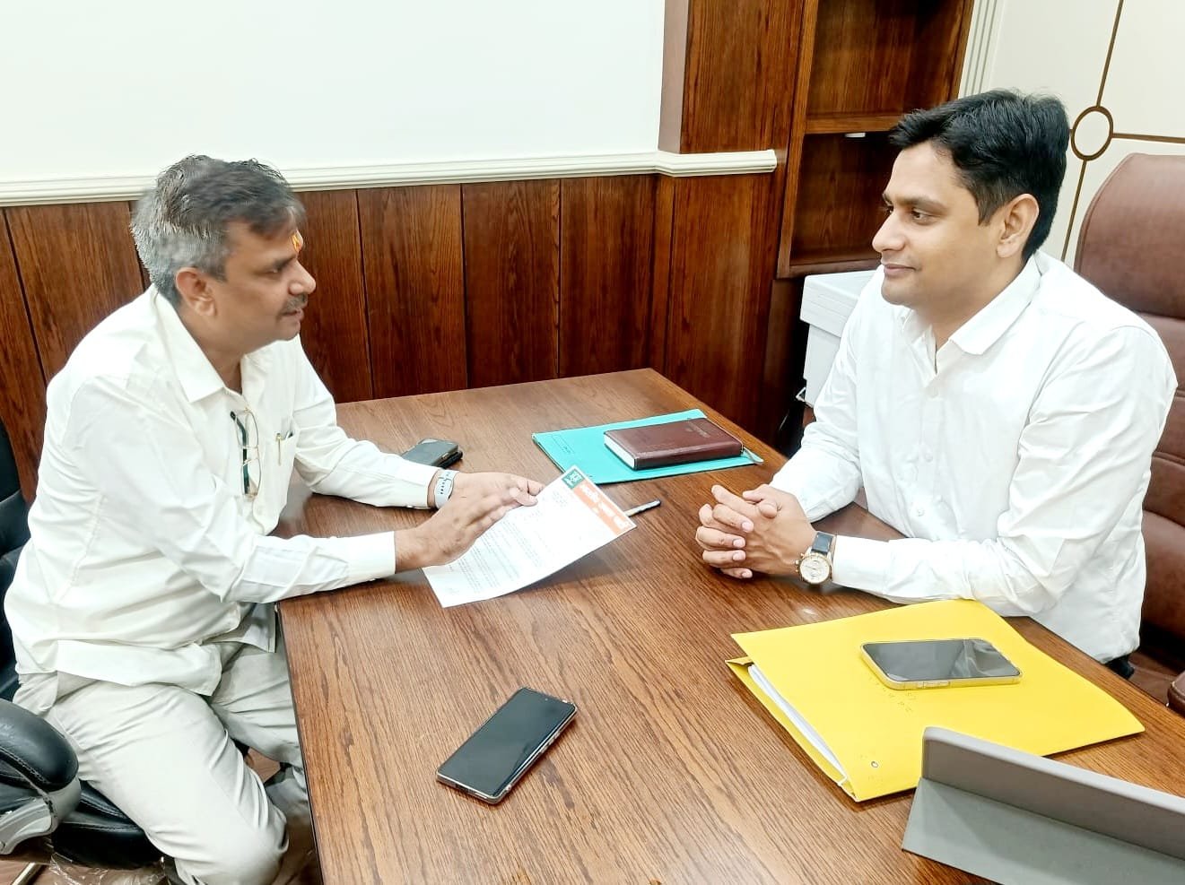 नगरपालिका केंद्र और राज्य सरकार की अंत्योदय और जनहित योजनाओं को सर्वोपरि मानकर कार्य करे : अतुल वशिष्ठ