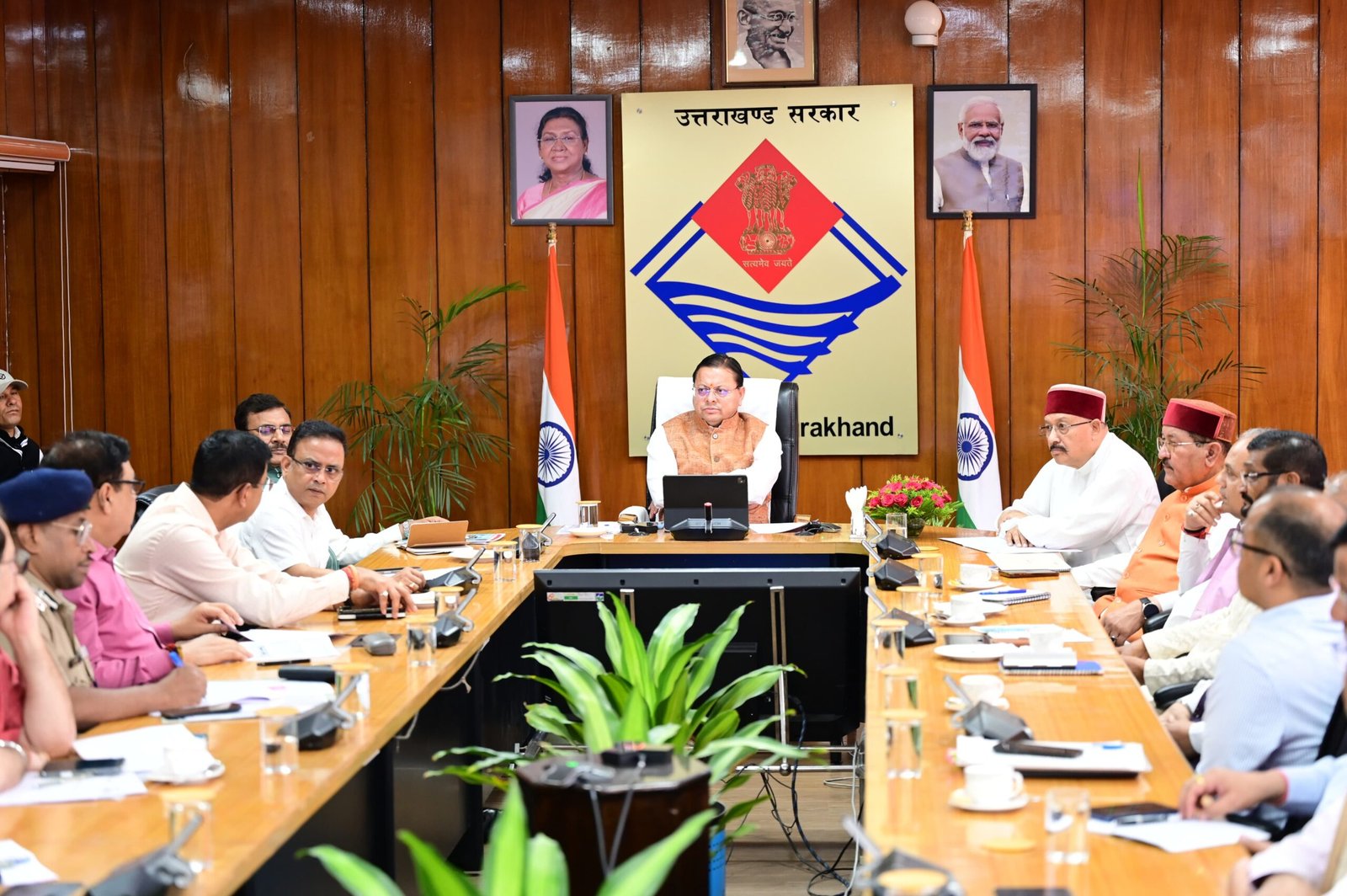 चारधाम यात्रा प्रबंधन का मूल मंत्र हो ‘सुरक्षित यात्रा, सुगम दर्शन और सतत संवाद : मुख्यमंत्री