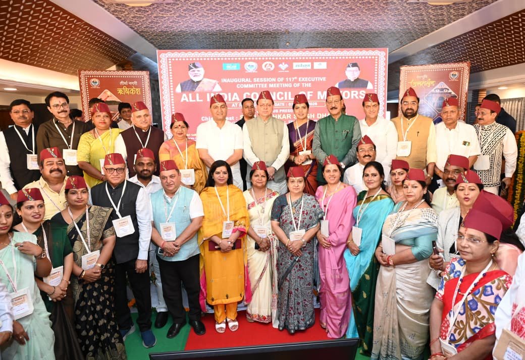 मुख्यमंत्री ने विभिन्न शहरों के मेयर का स्वागत करते हुए कहा कि सभी मेयर अपने शहर के प्रथम नागरिक और शहरवासियों की आशाओं, अपेक्षाओं और विश्वास के भी प्रतिनिधि हैं
