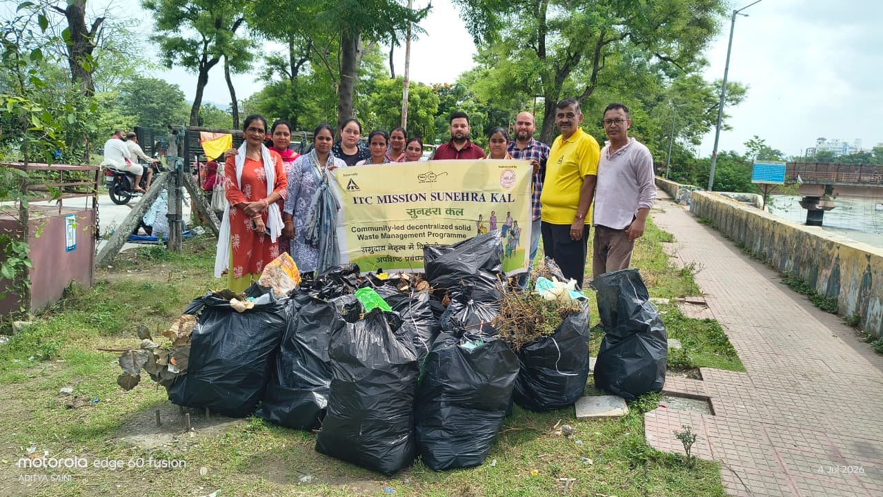 कश्यप घाट पर चला विशेष स्वच्छता अभियान, 38 कट्टे सूखा कचरा किया गया एकत्रित