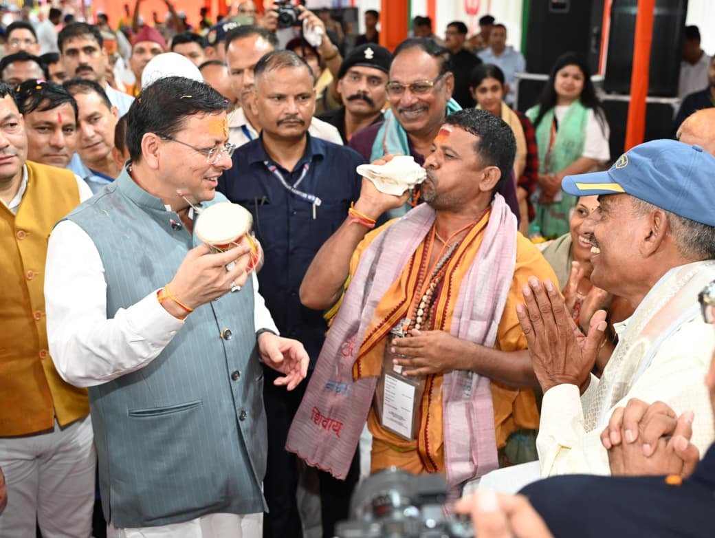 टनकपुर से कैलाश मानसरोवर यात्रा के प्रथम दल को मुख्यमंत्री श्री पुष्कर सिंह धामी ने हरी झंडी दिखाकर किया रवाना