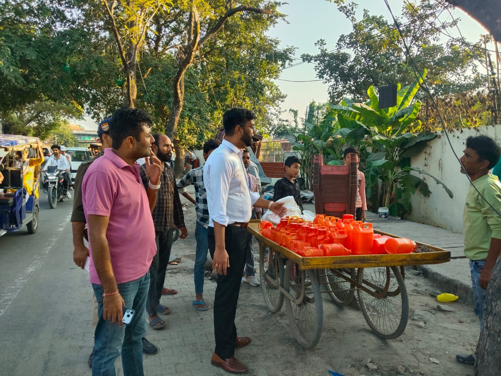जिलाधिकारी मयूर दीक्षित के निर्देशन एवं नगर आयुक्त नन्दन कुमार के नेतृत्व में नगर निगम हरिद्वार ने चलाया अतिक्रमण हटाओ अभियान