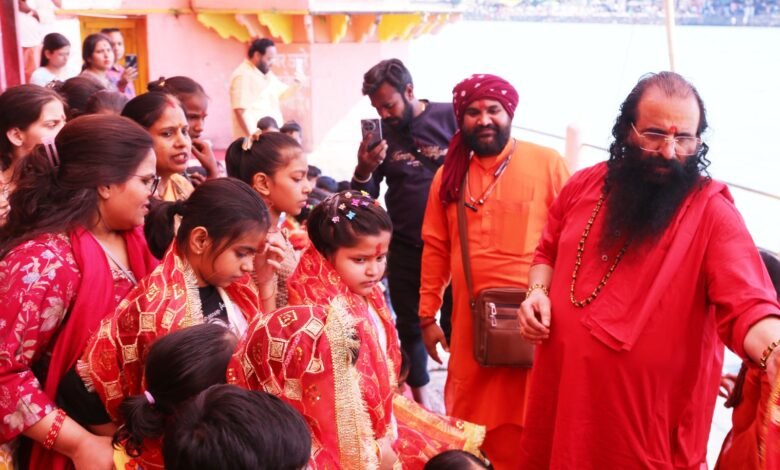 श्रीमहंत डा.रविंद्रपुरी महाराज के संयोजन में श्रवणनाथ मठ में वार्षिकोत्सव एवं दुर्गानवमी अनुष्ठान का आयोजन किया गया
